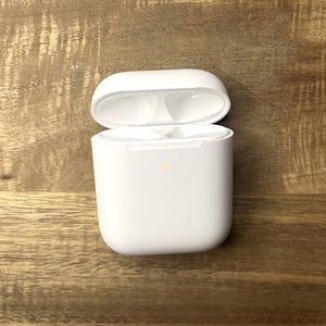 GENERATION 2 AIRPOD CHARGING CASE